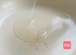 Illustration of how to stir-fry squid neck 4