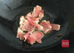 Illustration of how to make organic cauliflower fried meat slices 5