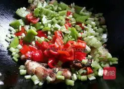 Illustration of how to make Xiang-style fish fillets 4