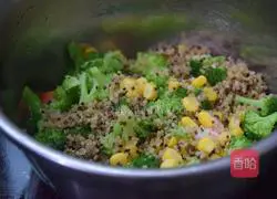 Quinoa, Shrimp and Vegetable Salad Recipe Illustration 9