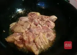 Illustration of braised chicken nuggets 4