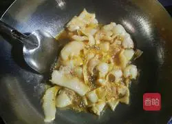 Illustration of how to make twice-cooked pork with yuba 3