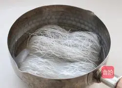 Illustration of how to make steamed prawns with garlic vermicelli 1