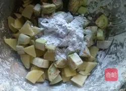 Illustration of how to make Disanxian rice bowl 1