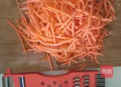 Illustration of how to make fried carrot and vegetable meatballs 2