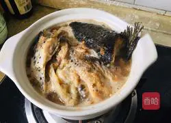 Illustration of how to make salmon head in casserole 10