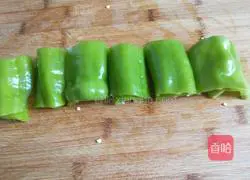 Xinwen Gourmet Shredded Pork with Spicy Pepper Illustration 6