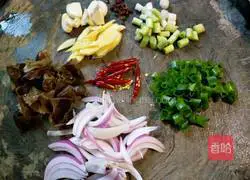 Illustration of how to make spicy stir-fried kidneys 8