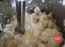 Illustration of how to make salad mashed potatoes 3