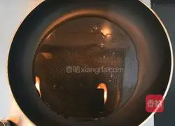 Illustration of how to make steamed loofah with wolfberry and garlic flavor 6