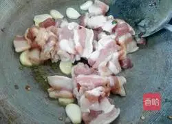 Illustration of how to make Xiangxi stir-fried pork 6
