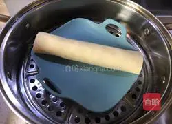 Illustration of how to make thousands of steamed meat rolls 5