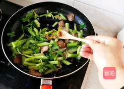 Illustration of how to make fried meat with celery 12