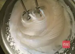 Illustration of how to make cream cake roll 19