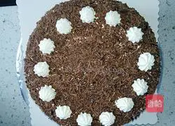 Classic Chocolate Cake Recipe Illustration 8