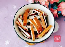 Illustration of how to make stir-fried shrimps with dried tofu and leeks 4