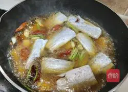 Illustration of Braised Hairtail Fish 7