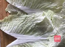 Illustration of how to make steamed garlic and cabbage meat rolls 2