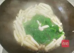 Illustration of how to make stir-fried spinach and white mushrooms 5
