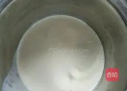 Classic Chocolate Cake Recipe Illustration 3