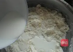 Illustration of how to make raisin scones 6