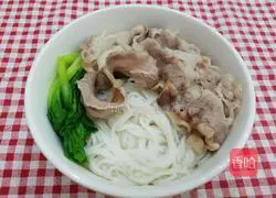 Illustration of how to make sour soup and fat beef noodles 10