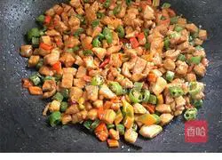 Illustration of how to make diced pepper chicken 8