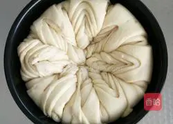 Illustration of how to make layered bread 13