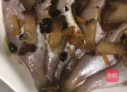 Cantonese style - Steamed Braised Fish with Bacon and Black Bean Sauce Illustration 4