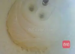 Illustration of how to make white and black yogurt mousse 8