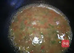 Illustration of how to pour abalone with sauce 17