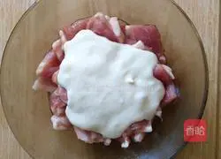  Illustration of how to make crispy pork 4