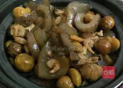 Illustration of how to make sea cucumber and chestnut pot 6