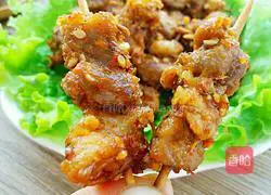 Illustration of how to make toothpick mutton skewers 11