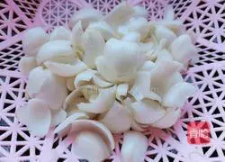 Recipe for Stir-fried Celery with Lily Prawns 6