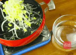 Illustration of how to make smoked salmon and stir-fried vegetables 7