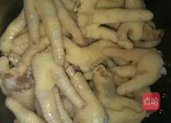 Illustration of how to make chicken feet with lemon and pickled pepper 1