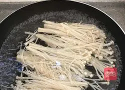 Illustration of home-style fattening beef in sour soup 2