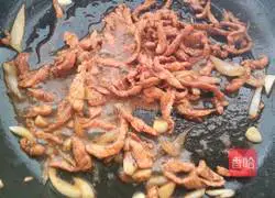 Illustration of home-style fish-flavored shredded pork 7