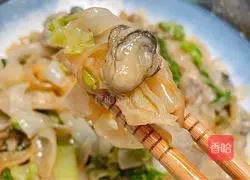 Illustration of how to make fried rice noodles with oysters 11