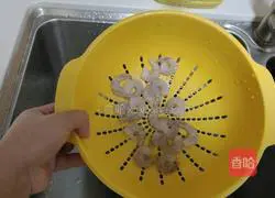 Illustration of how to make shrimp and tofu pot 1