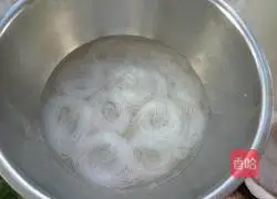 Illustration of how to make garlic vermicelli scallops 2