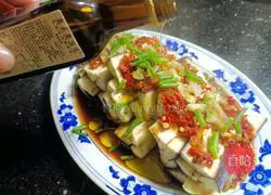 Illustration of steaming eggplant with chopped pepper 7
