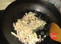 Illustration of how to make beef, egg and tomato sauce pasta 2