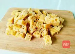 Illustration of how to make tomato sauce steamed buns 1