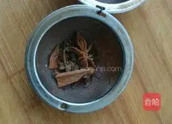 Illustration of how to make northeastern sauce spine 2