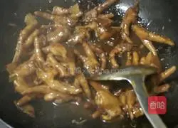 Illustration of braised chicken feet 8
