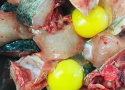 Illustration of how to make sweet and sour fish chunks 2