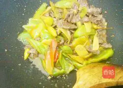 Illustration of how to make pickled pepper beef 8