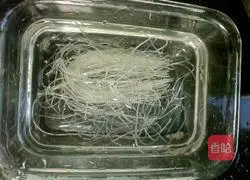 Illustration of how to make bean sprouts and vermicelli in hot pot 3